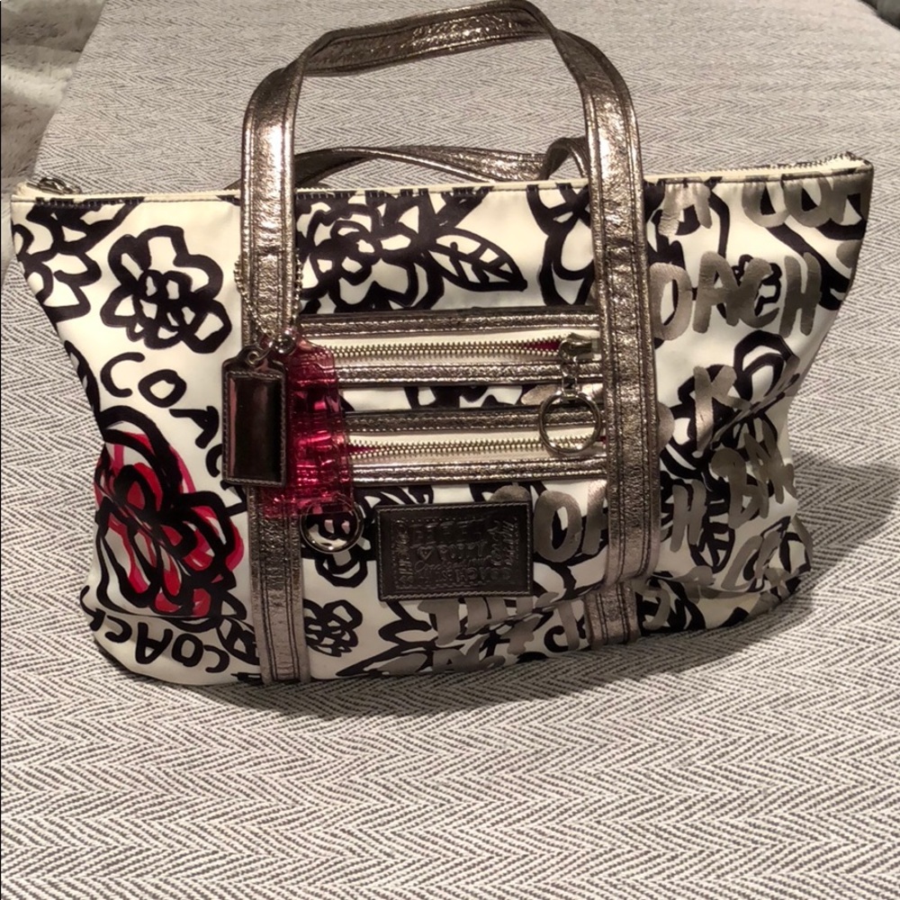 Poppy coach bag